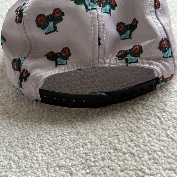 Cash & Co Tractor Hat 🚜 - Picture 5 of 6